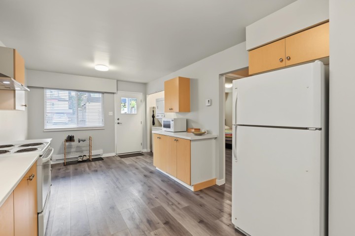 Photo 8 at 132-134 W 12th Avenue, Mount Pleasant VW, Vancouver West