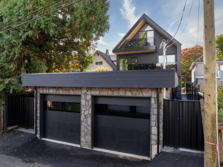 Photo 5 at 1 - 2145 Napier Street, Grandview Woodland, Vancouver East