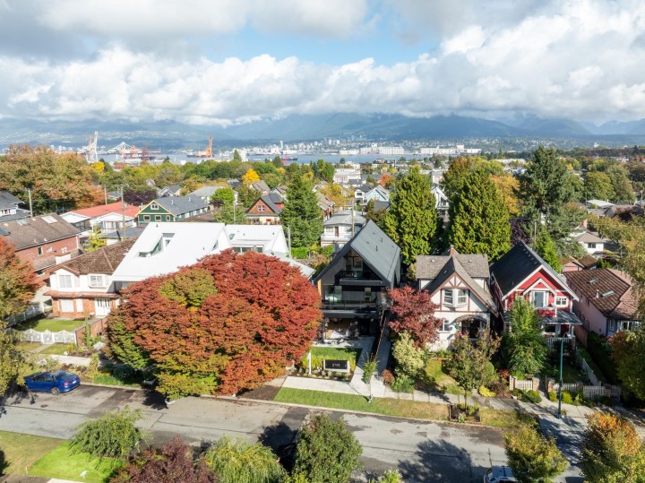 Photo 39 at 1 - 2145 Napier Street, Grandview Woodland, Vancouver East