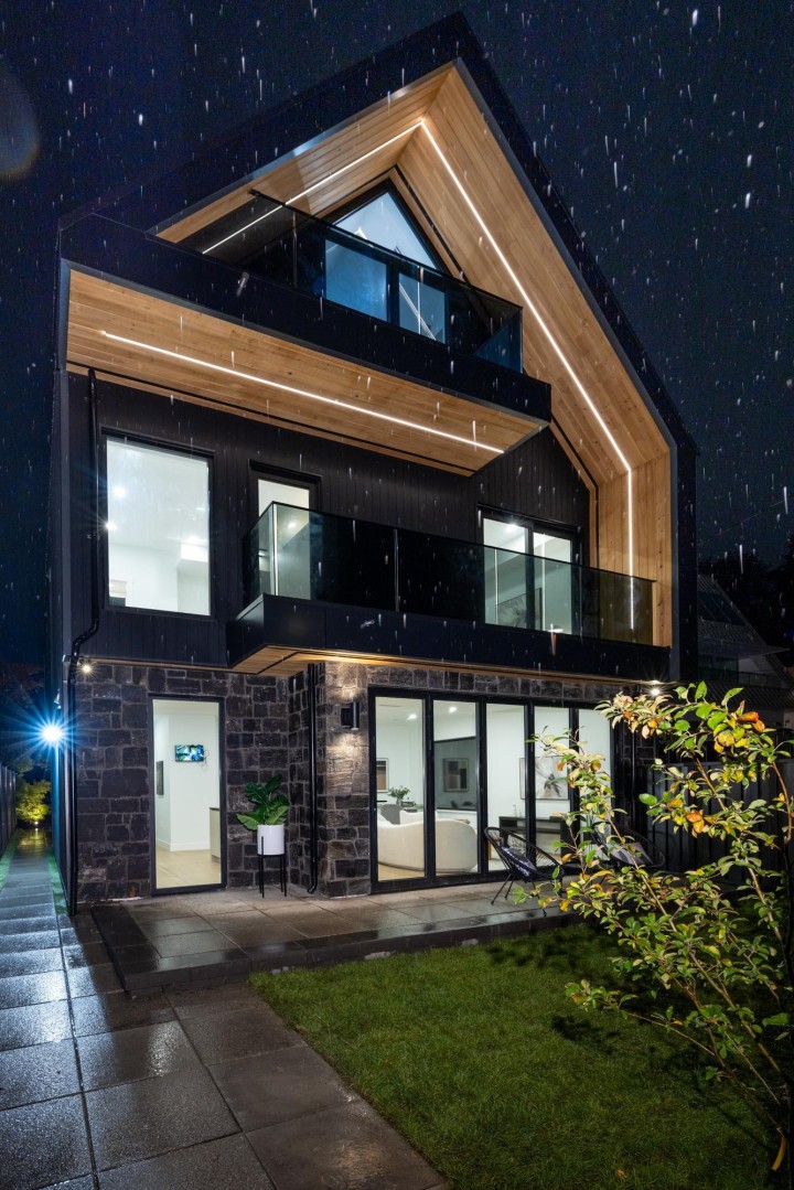 Photo 2 at 2 - 2145 Napier Street, Grandview Woodland, Vancouver East