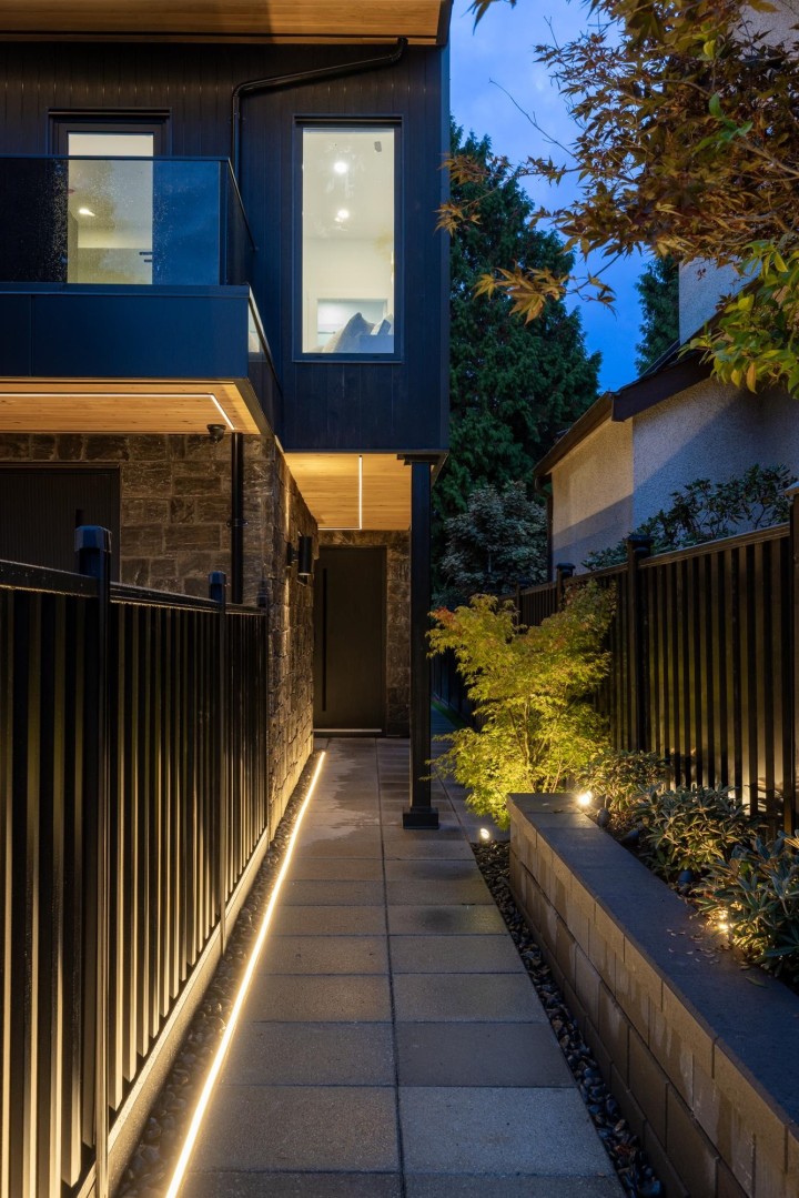 Photo 5 at 2 - 2145 Napier Street, Grandview Woodland, Vancouver East
