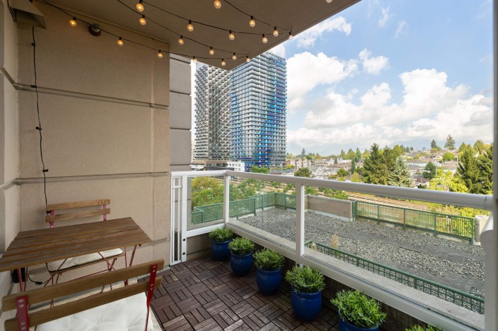 Photo 18 at 809 - 5189 Gaston Street, Collingwood VE, Vancouver East