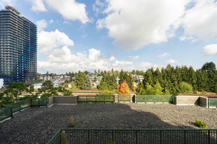 Photo 31 at 809 - 5189 Gaston Street, Collingwood VE, Vancouver East
