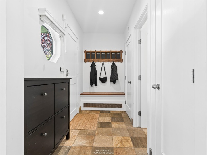 Photo 2 at 558 W 19th Avenue, Cambie, Vancouver West