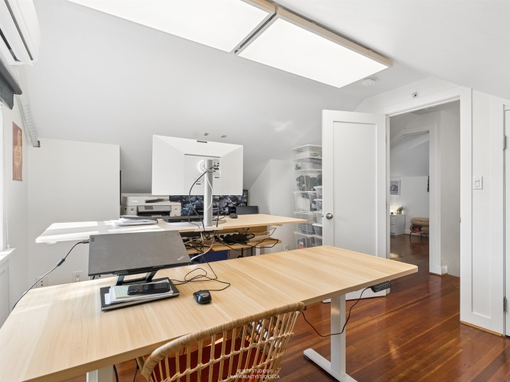 Photo 17 at 558 W 19th Avenue, Cambie, Vancouver West
