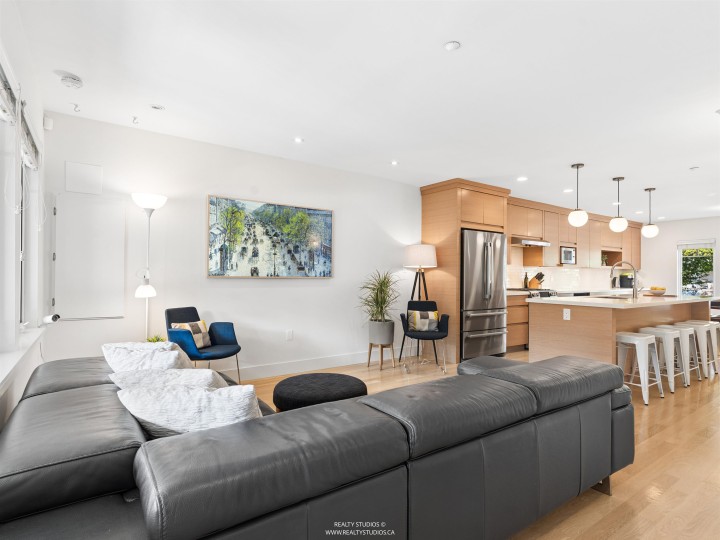 Photo 9 at 558 W 19th Avenue, Cambie, Vancouver West