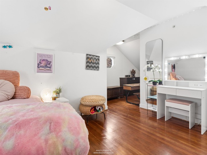 Photo 19 at 558 W 19th Avenue, Cambie, Vancouver West