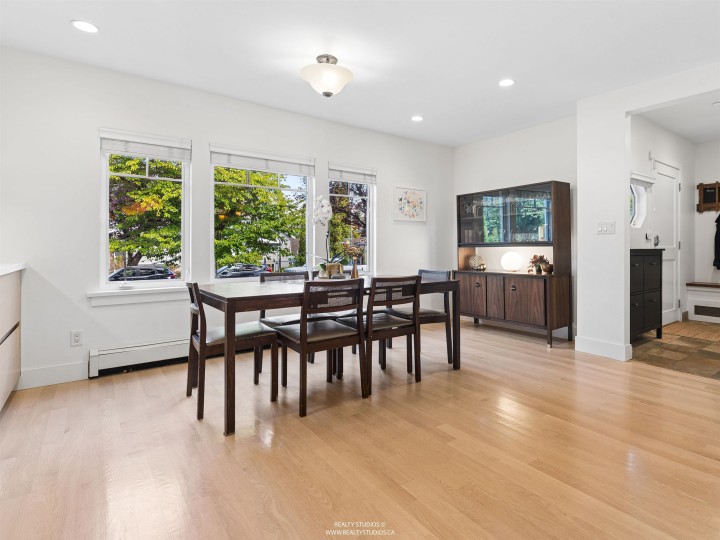 Photo 4 at 558 W 19th Avenue, Cambie, Vancouver West