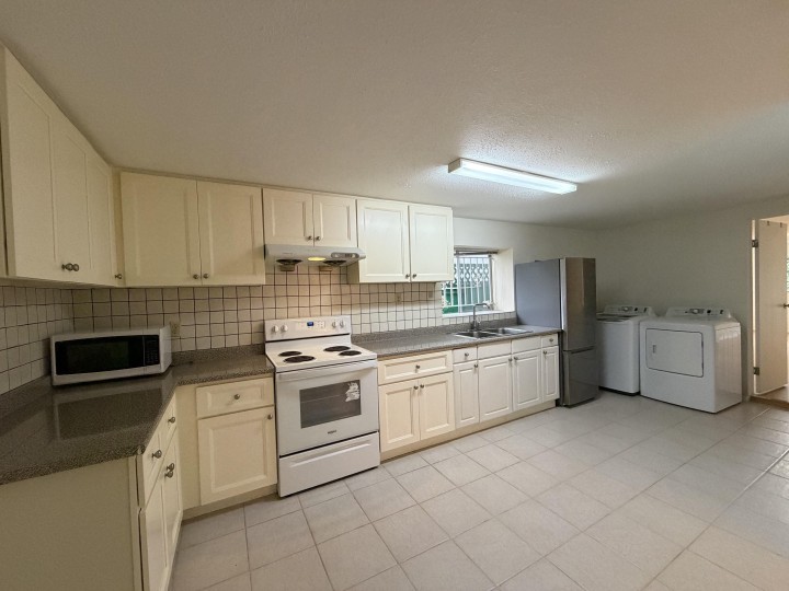 Photo 12 at 77 W 62nd Avenue, Marpole, Vancouver West