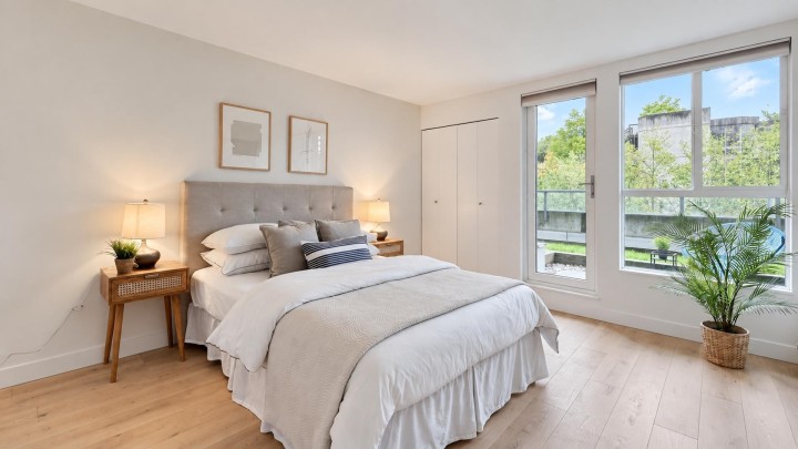 Photo 10 at 10 - 1355 W 4th Avenue, False Creek, Vancouver West