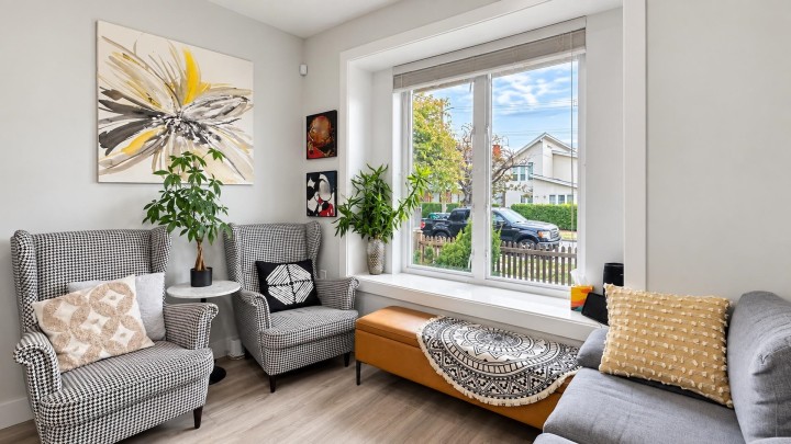 Photo 6 at 4985 Moss Street, Collingwood VE, Vancouver East