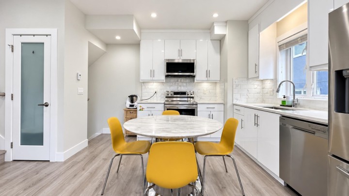 Photo 12 at 4985 Moss Street, Collingwood VE, Vancouver East