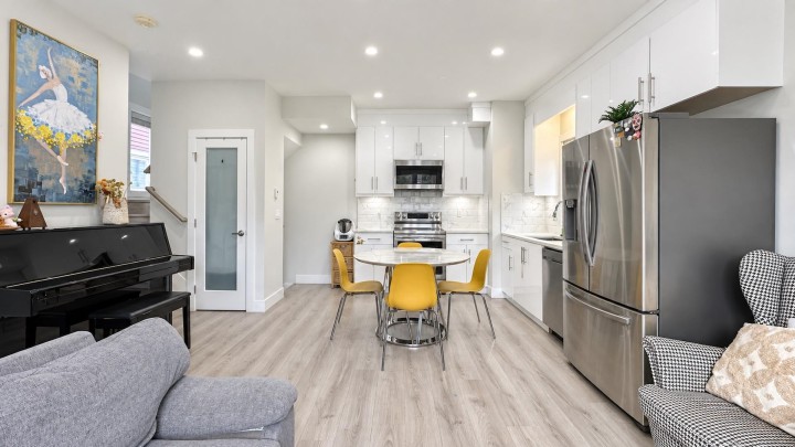 Photo 7 at 4985 Moss Street, Collingwood VE, Vancouver East