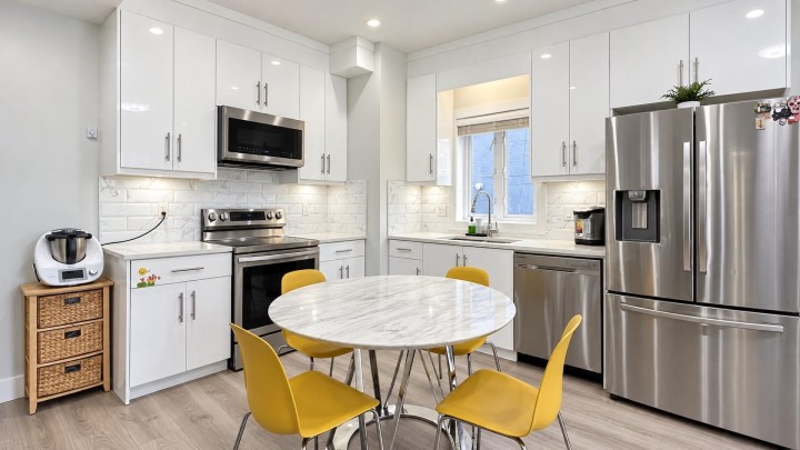 Photo 11 at 4985 Moss Street, Collingwood VE, Vancouver East