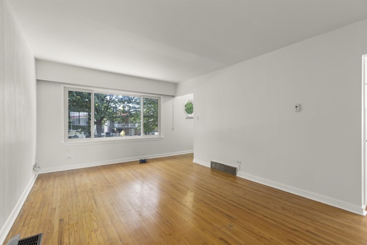 Photo 6 at 1060 Kelowna Street, Renfrew VE, Vancouver East