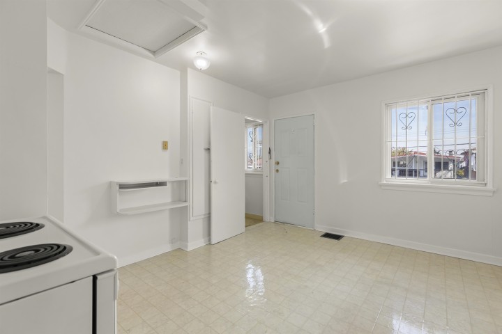 Photo 13 at 1060 Kelowna Street, Renfrew VE, Vancouver East