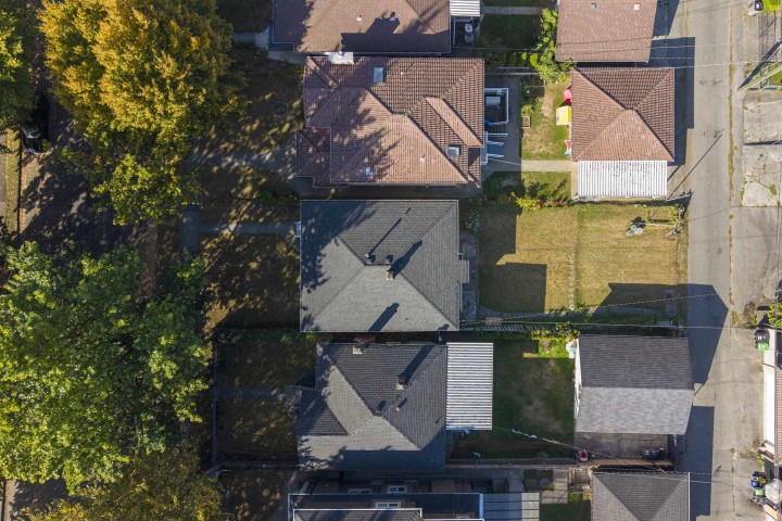 Photo 32 at 1060 Kelowna Street, Renfrew VE, Vancouver East