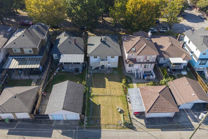 Photo 30 at 1060 Kelowna Street, Renfrew VE, Vancouver East