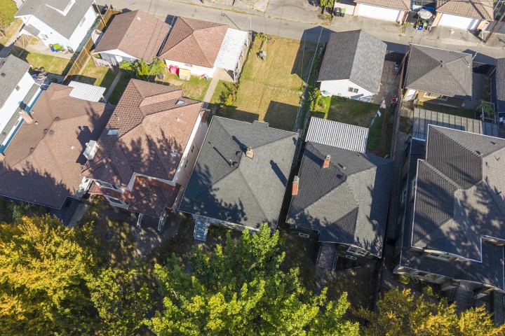 Photo 34 at 1060 Kelowna Street, Renfrew VE, Vancouver East