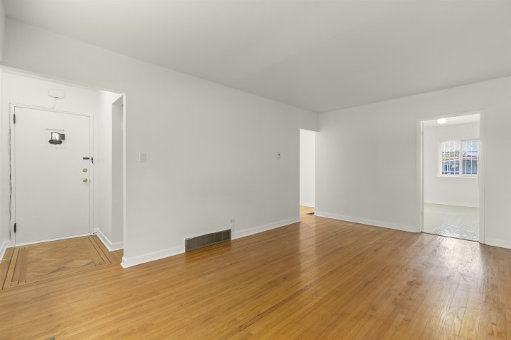Photo 10 at 1060 Kelowna Street, Renfrew VE, Vancouver East