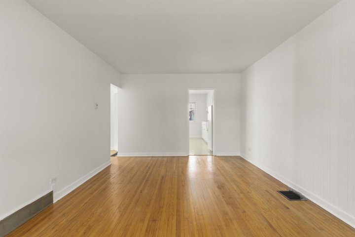 Photo 11 at 1060 Kelowna Street, Renfrew VE, Vancouver East