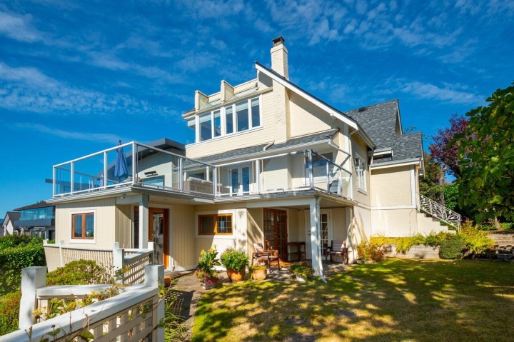 Photo 2 at 1104 Esquimalt Avenue, Ambleside, West Vancouver