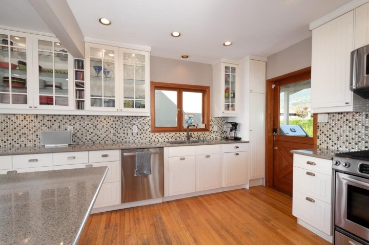 Photo 12 at 1104 Esquimalt Avenue, Ambleside, West Vancouver