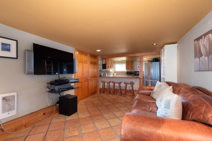 Photo 33 at 1104 Esquimalt Avenue, Ambleside, West Vancouver
