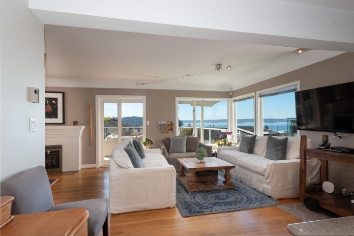 Photo 4 at 1104 Esquimalt Avenue, Ambleside, West Vancouver