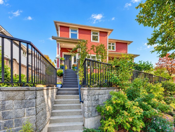Photo 1 at 5502 Dundee Street, Collingwood VE, Vancouver East