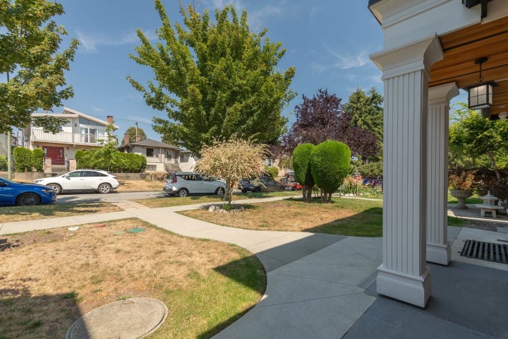 Photo 3 at 1342 E 60th Avenue, South Vancouver, Vancouver East
