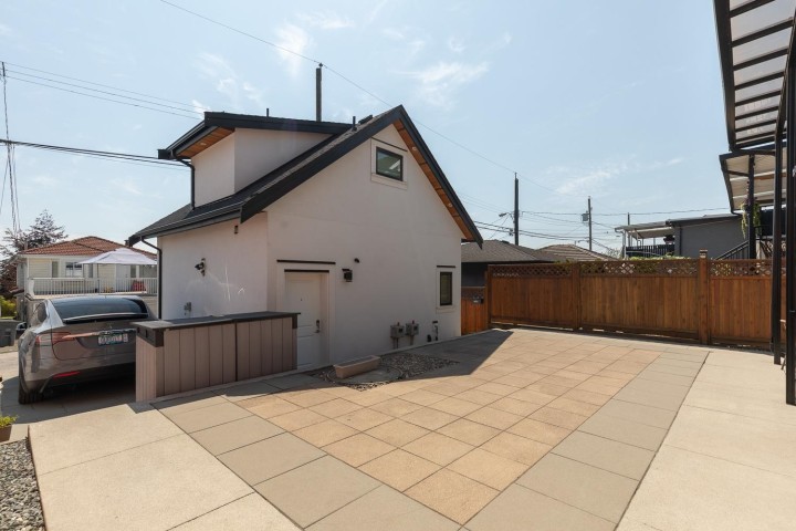 Photo 33 at 1342 E 60th Avenue, South Vancouver, Vancouver East