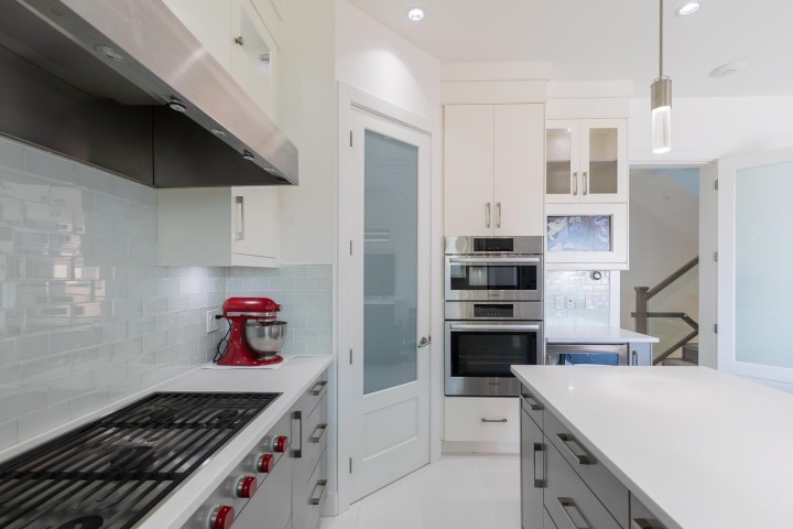 Photo 11 at 1342 E 60th Avenue, South Vancouver, Vancouver East