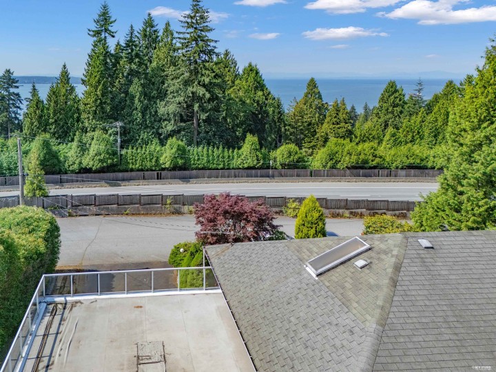Photo 22 at 2615 Skilift Place, Chelsea Park, West Vancouver