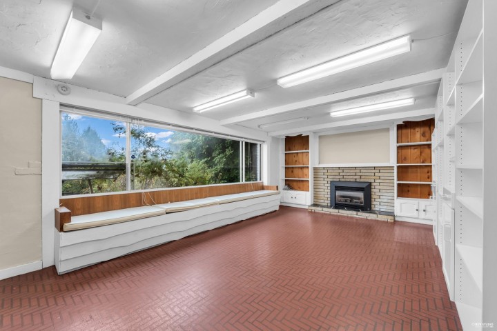Photo 11 at 2615 Skilift Place, Chelsea Park, West Vancouver