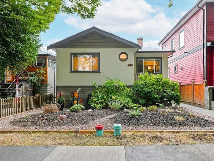 Photo 1 at 320 E 32nd Avenue, Main, Vancouver East
