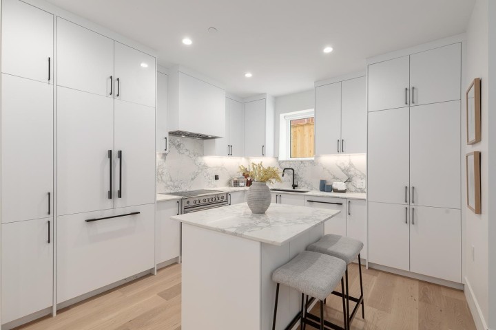 Photo 5 at 851 E 19th Avenue, Fraser VE, Vancouver East