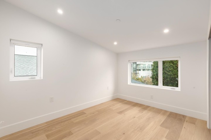 Photo 14 at 851 E 19th Avenue, Fraser VE, Vancouver East