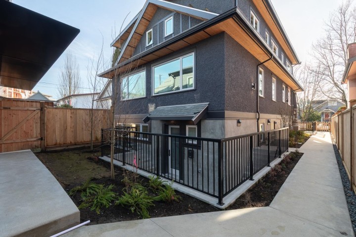 Photo 18 at 851 E 19th Avenue, Fraser VE, Vancouver East