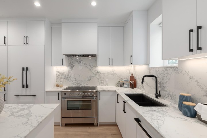 Photo 8 at 851 E 19th Avenue, Fraser VE, Vancouver East