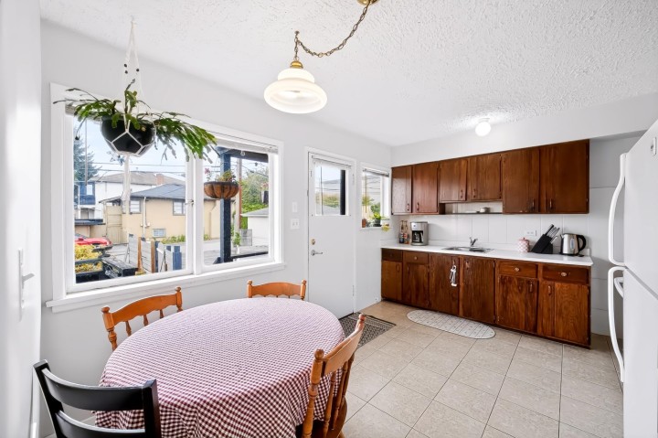 Photo 8 at 1685 E 55th Avenue, Fraserview VE, Vancouver East