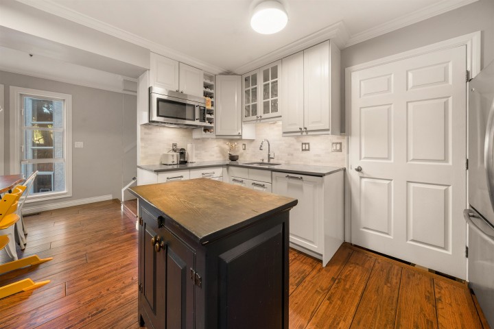 Photo 12 at 709 Prior Street, Strathcona, Vancouver East