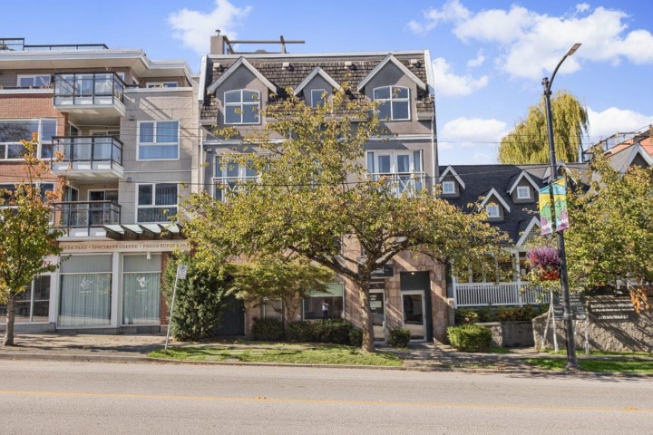 Photo 2 at 102 - 3349 Dunbar Street, Dunbar, Vancouver West