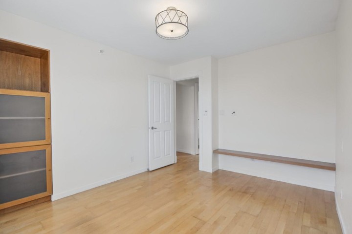 Photo 12 at 102 - 3349 Dunbar Street, Dunbar, Vancouver West