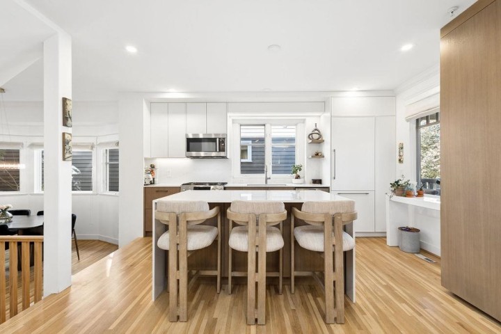Photo 4 at 1956 W 14 Avenue, Kitsilano, Vancouver West