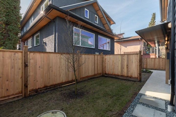 Photo 16 at 849 E 19th Avenue, Fraser VE, Vancouver East