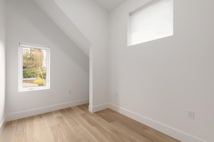 Photo 10 at 849 E 19th Avenue, Fraser VE, Vancouver East