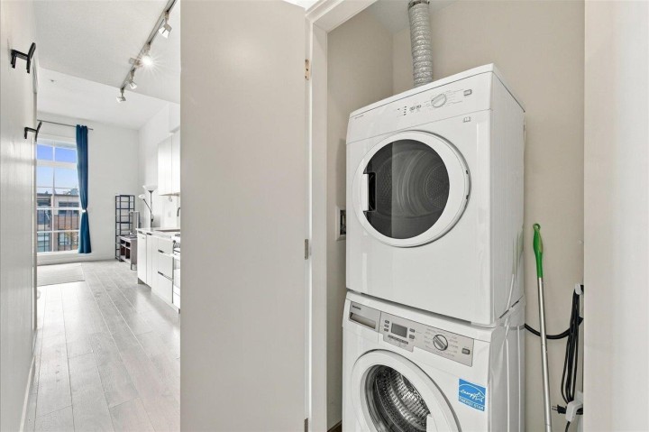 Photo 7 at 401 - 2141 E Hastings Street, Hastings, Vancouver East