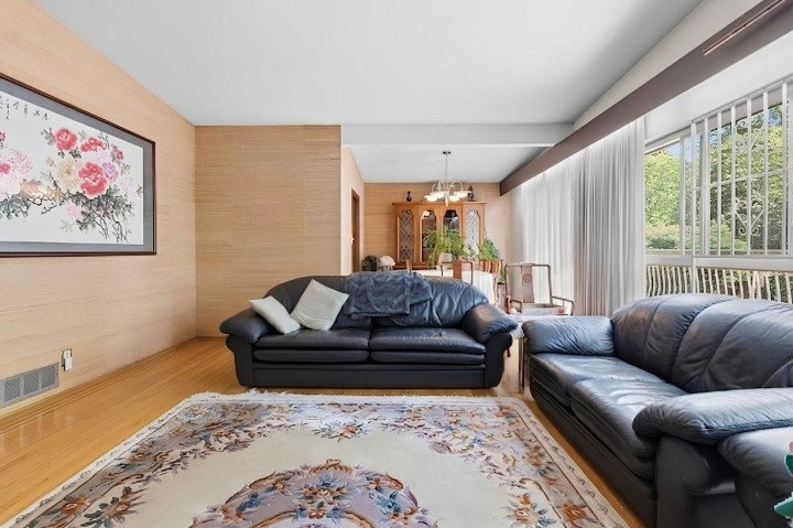 Photo 5 at 3055 Rosemont Drive, Fraserview VE, Vancouver East