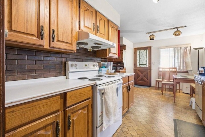 Photo 9 at 3055 Rosemont Drive, Fraserview VE, Vancouver East
